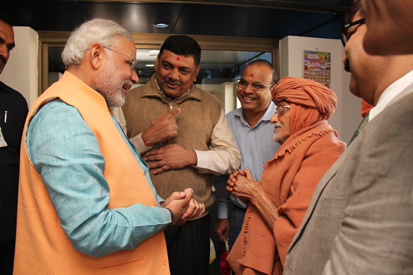 Gujarat Prime minister Mr. Modi met P.P. Dhyani Swami after winning election 2012 